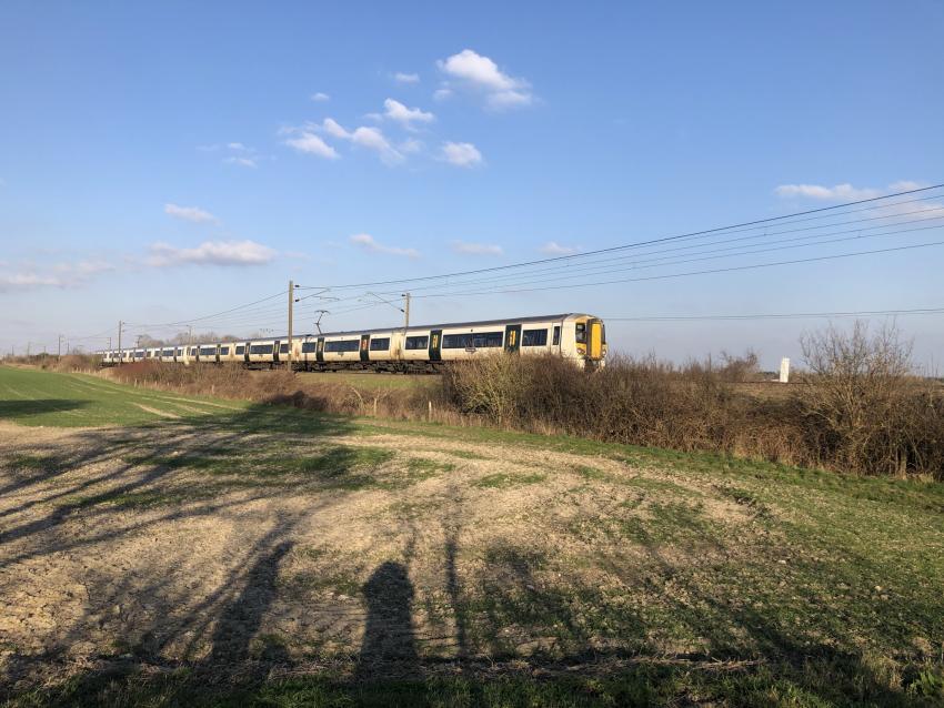 Rhee Valley train in the sunshine