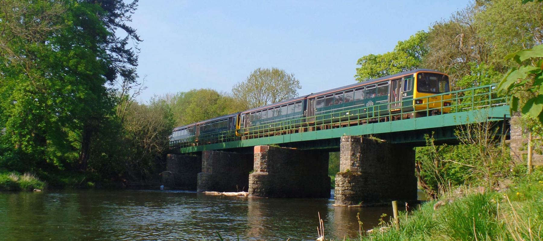 Train on Black Bridge near Umberleigh on the Tarka Line