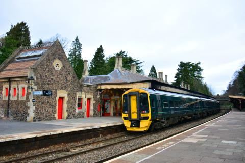 Train stood at Great Malvern Railway Station