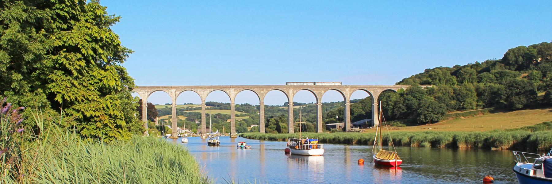 Train on Calstock viaduct on the Tamar Valley Line